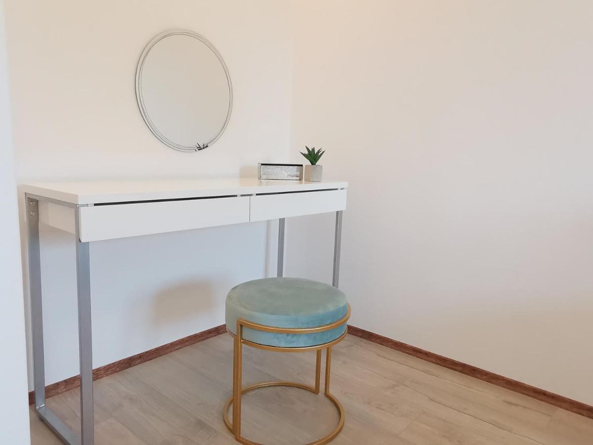 Apartment Pineta With Terrace & Park Wood View Pula Exterior foto
