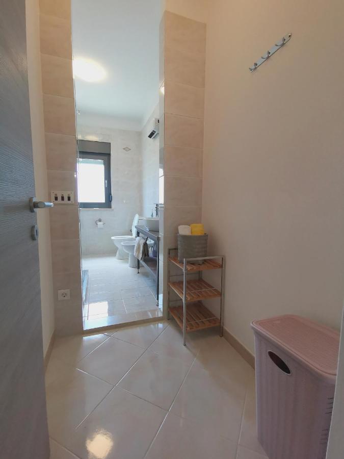 Apartment Pineta With Terrace & Park Wood View Pula Exterior foto