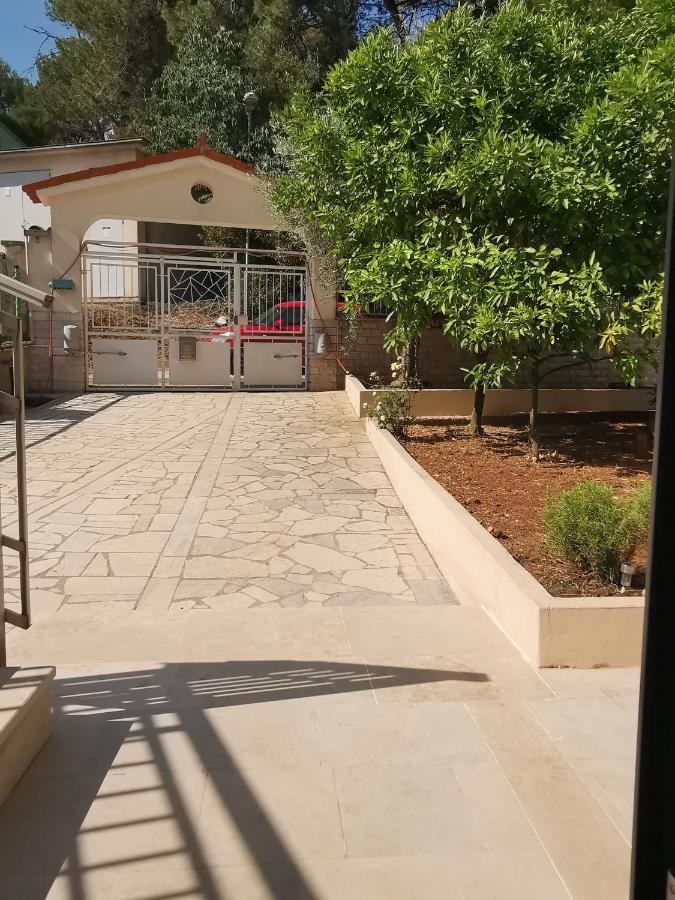 Apartment Pineta With Terrace & Park Wood View Pula Exterior foto
